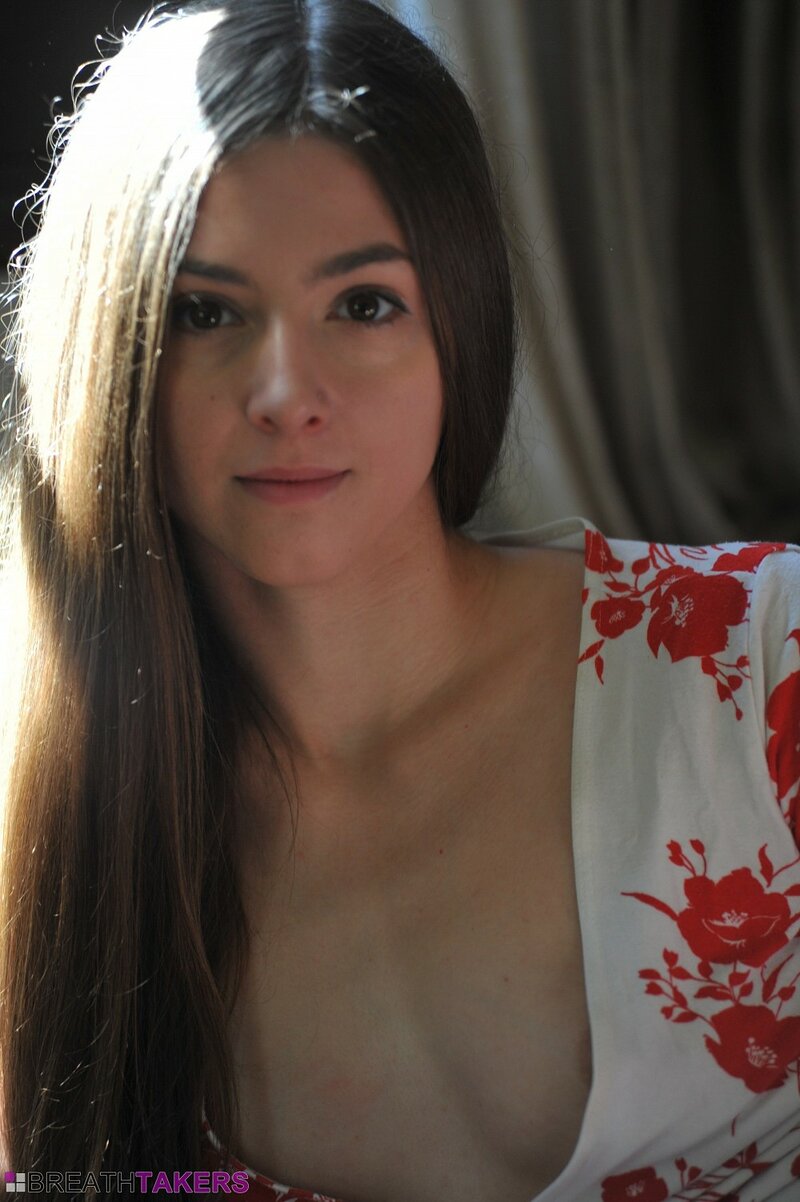 Зоя, 19